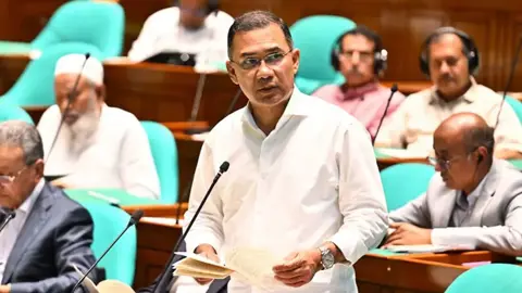 অদৃশ্য এক শক্তিতে ফ্যাসিবাদের সময় গ্যাস উত্তোলনের বিন্দুমাত্র চেষ্টা করা হয়নি