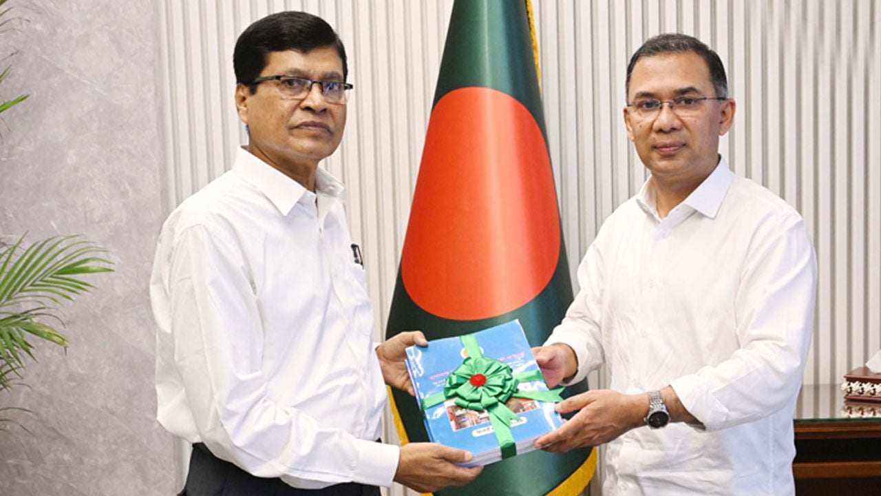 সিএজি প্রতিবেদনে বালিশ কাণ্ডের দুর্নীতি, পেশ করা হলো প্রধানমন্ত্রীর কাছে