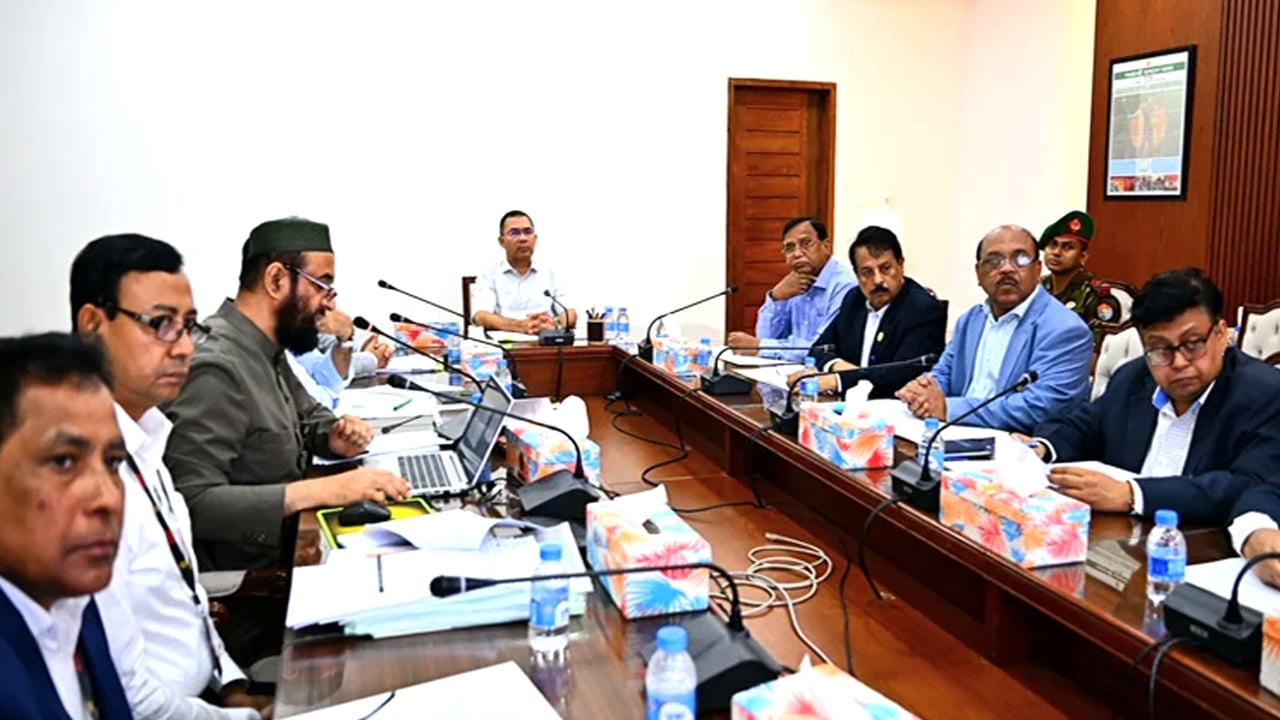 ঢাকার চারপাশে নৌপথ সচল করার নির্দেশ প্রধানমন্ত্রীর