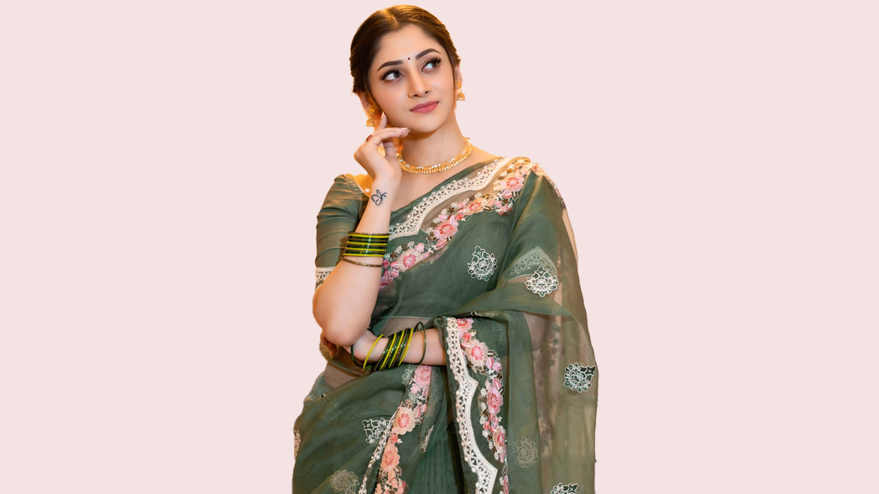 ​​​​​​​​​​দেশীয় রঙে হাজির পূজা চেরী