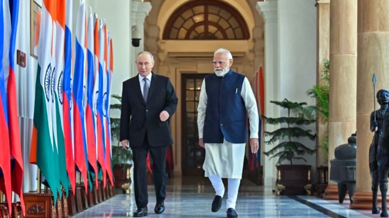 ইউক্রেন যুদ্ধের শান্তিপূর্ণ সমাধানে কাজ করছে মস্কো: পুতিন