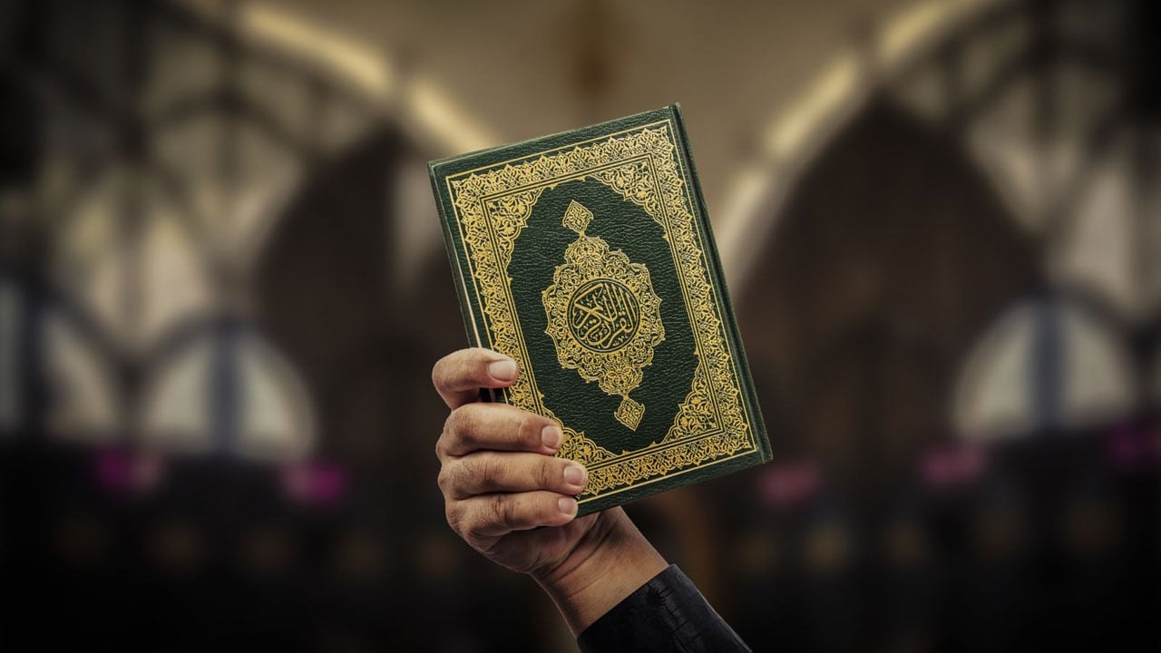 দ্বিতীয় তারাবি: কোরআন সত্য মিথ্যার মাঝে পার্থক্য করে