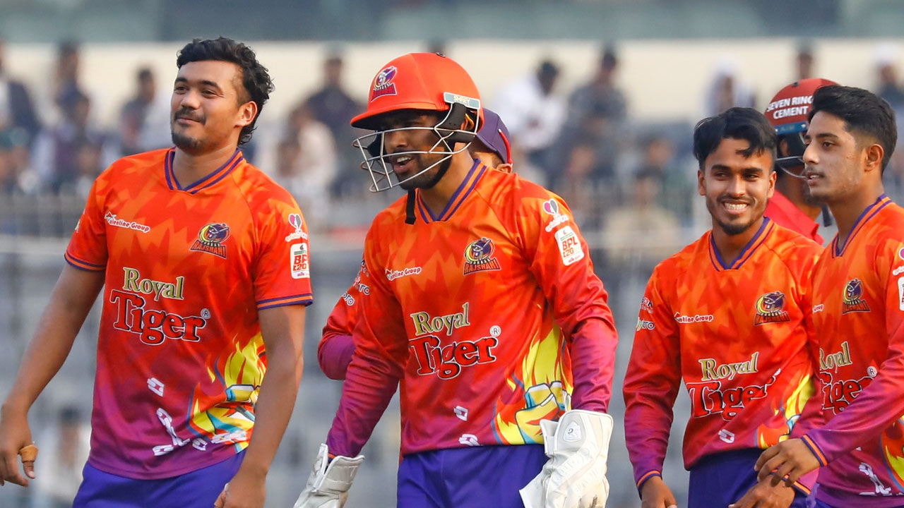 লড়াই জমিয়ে ফিরলেন শাহিন