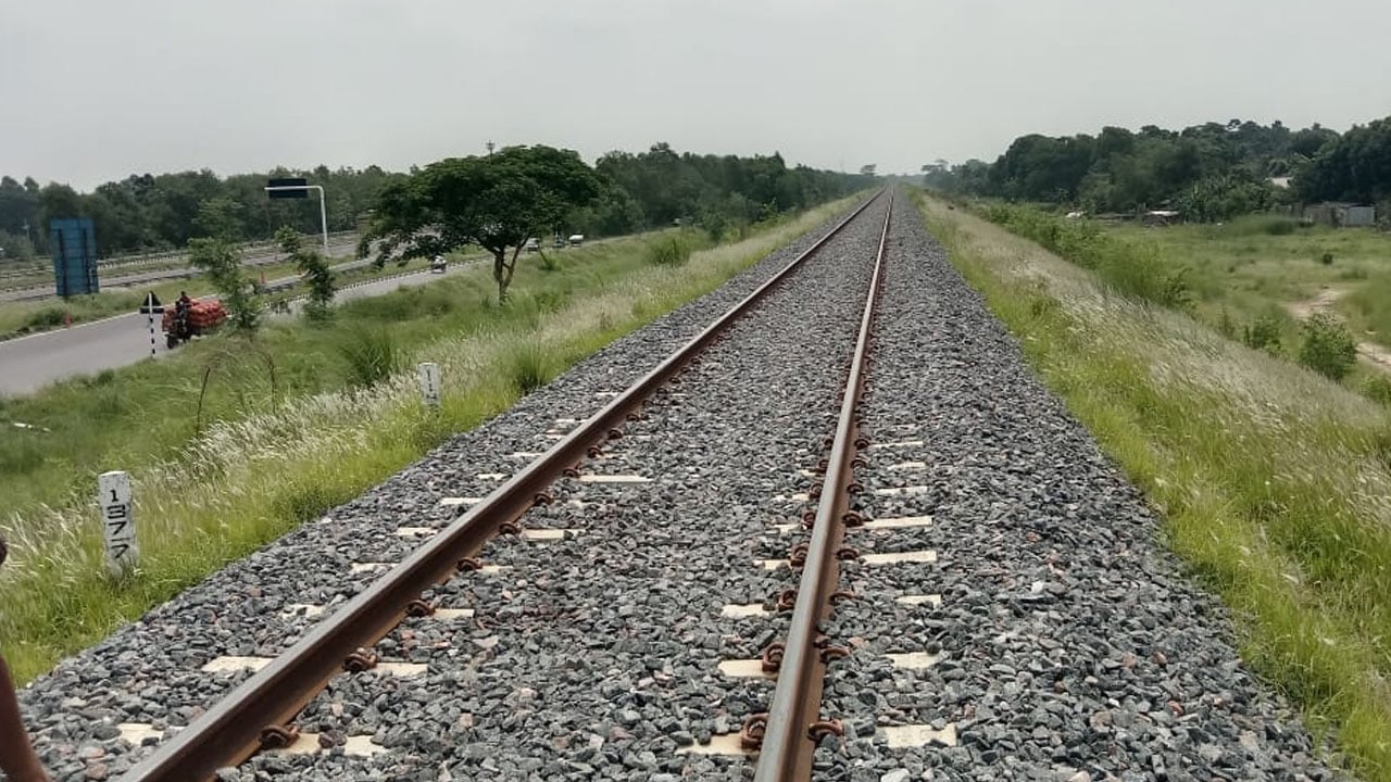 শিবচরে ট্রেনের ধাক্কায় বৃদ্ধার মৃত্যু
