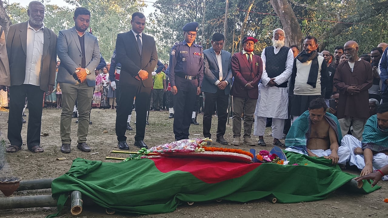 তারাগঞ্জে মুক্তিযোদ্ধা দম্পতি হত্যা, রাষ্ট্রীয় মর্যাদায় শেষ বিদায়