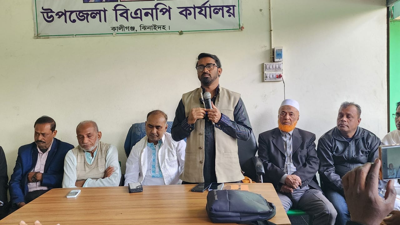 পিঠের চামড়া তুলে নেওয়ার হুমকি দেওয়া হয়েছে আমাকে: রাশেদ খান