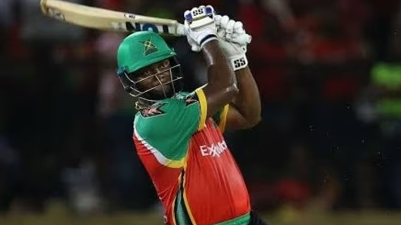 সিপিএলে এক বলেই ৩ ছক্কা