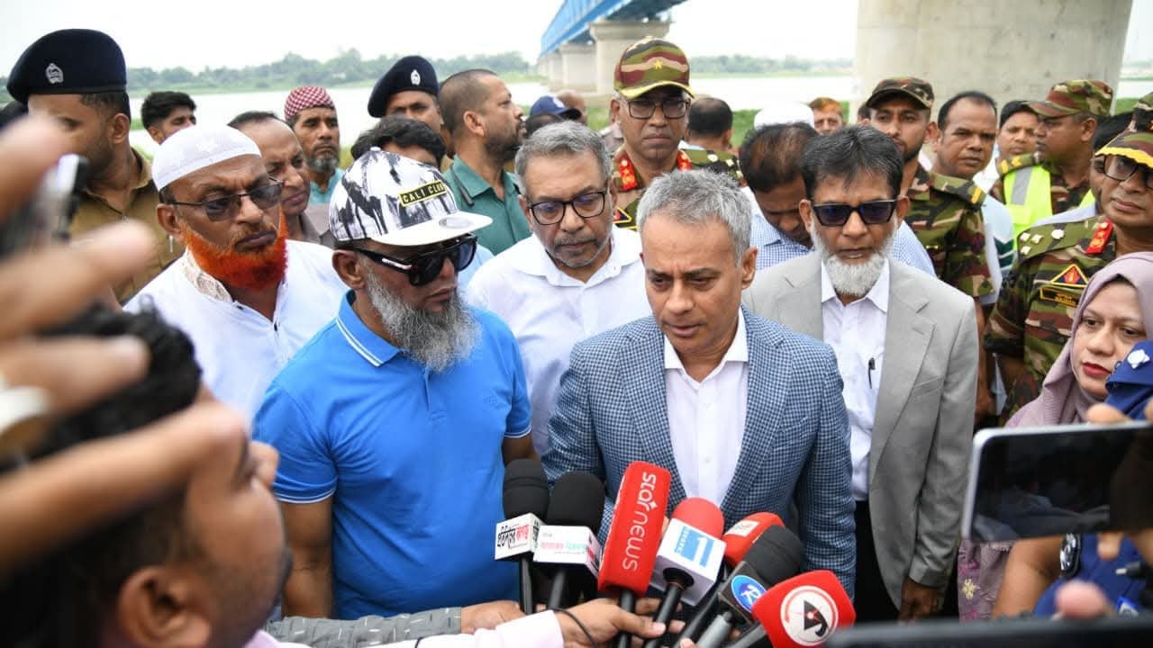 রেলওয়ের বৃক্ষরোপণ কর্মসূচী উদ্বোধন করলেন রেলমন্ত্রী