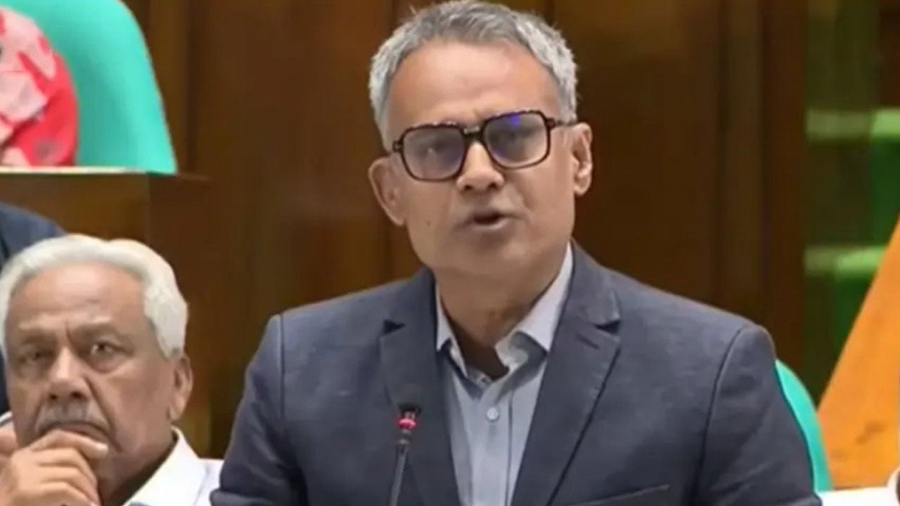 ভারত থেকে আসছে ২০০ ব্রডগেজ কোচ: সংসদে রেলমন্ত্রী