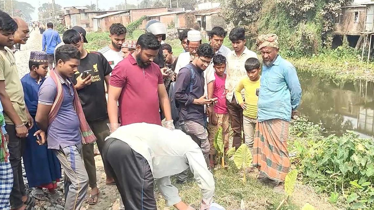 রেল লাইনের পাশ থেকে অজ্ঞাত যুবকের লাশ উদ্ধার