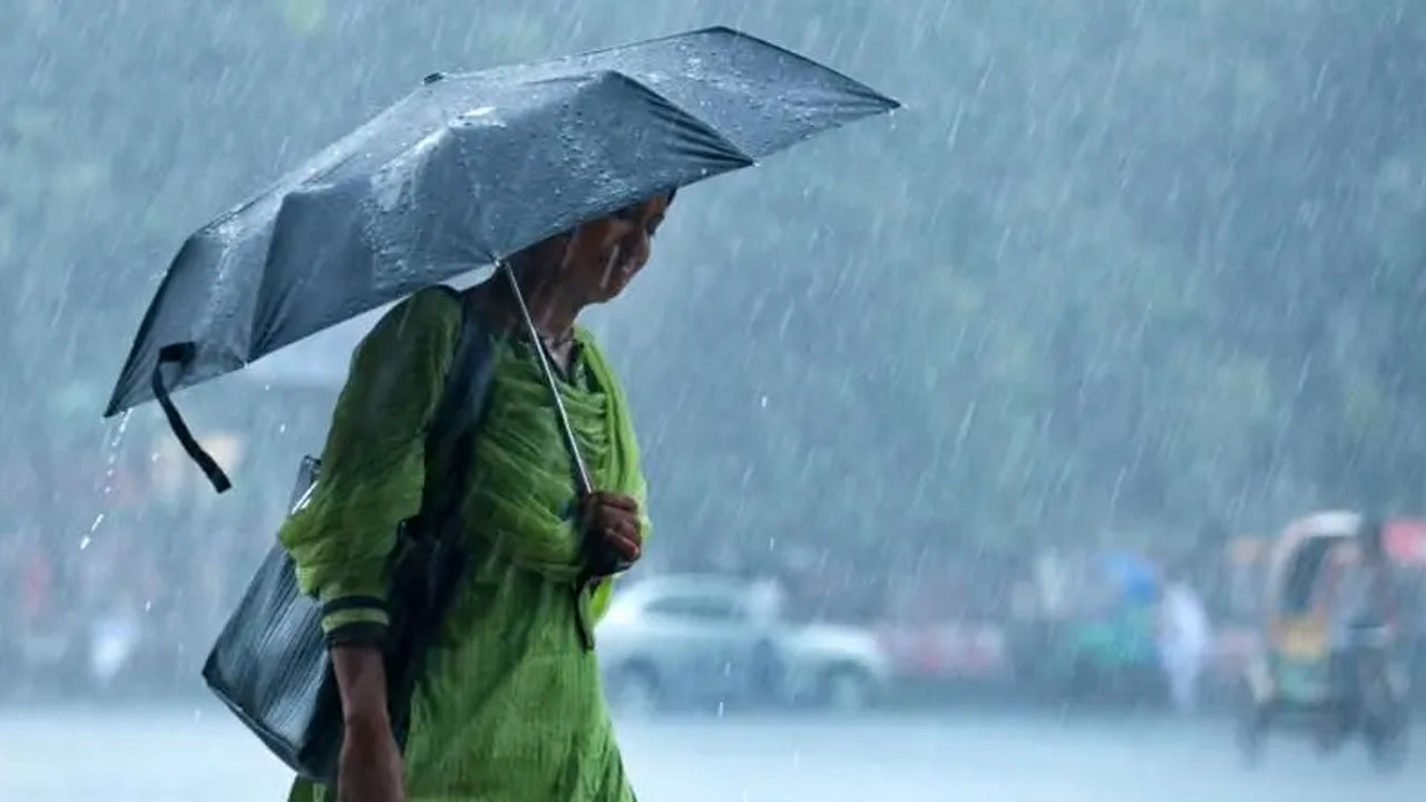 ৭ অঞ্চলে ঝোড়ো হাওয়াসহ বৃষ্টির পূর্বাভাস, সতর্ক সংকেত