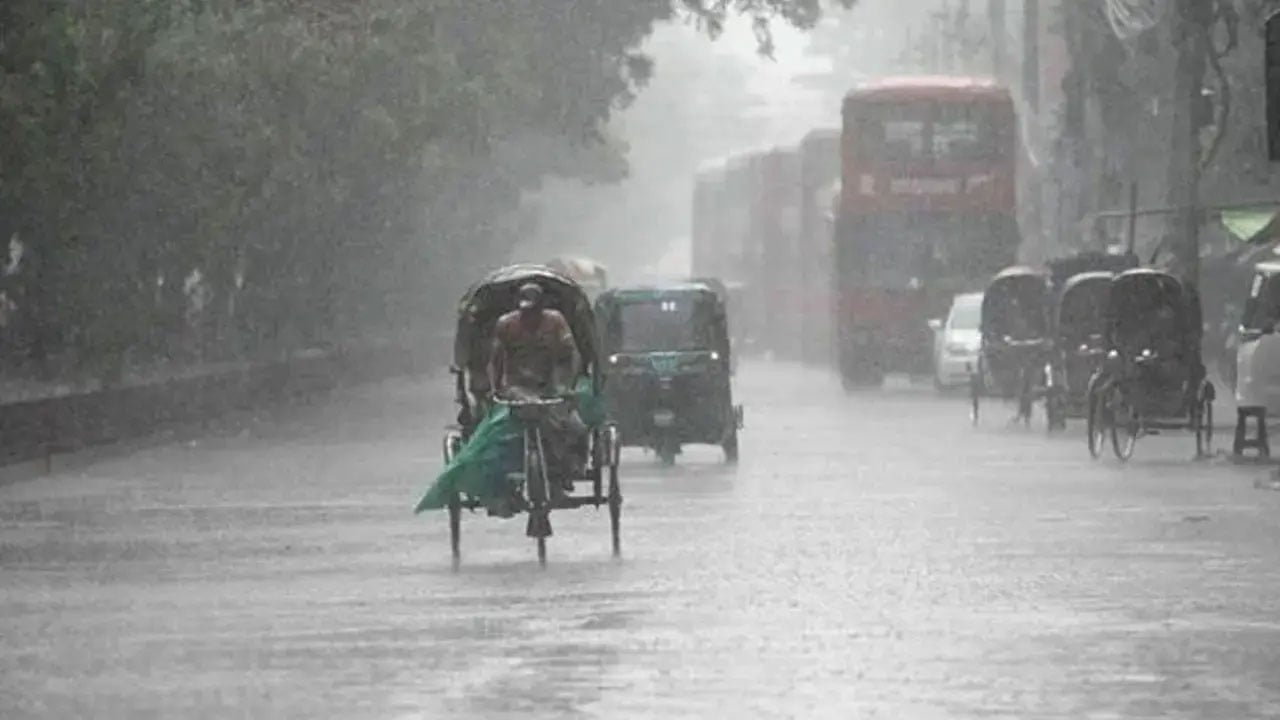 ভ্যাপসা গরমের অস্বস্তি কাটবে শিগগিরই, সারা দেশে বৃষ্টি বাড়বে রোববার থেকে