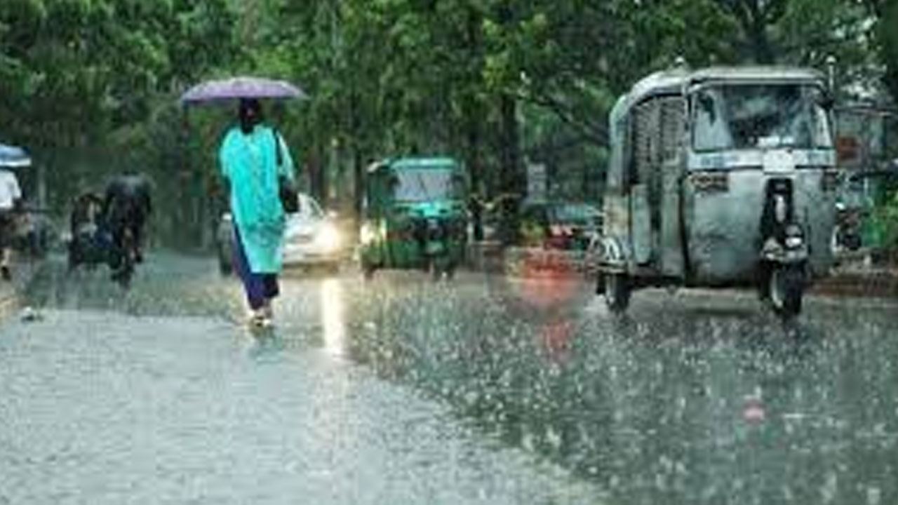 ঢাকায় দুপুরের মধ্যে বজ্রসহ বৃষ্টির আভাস