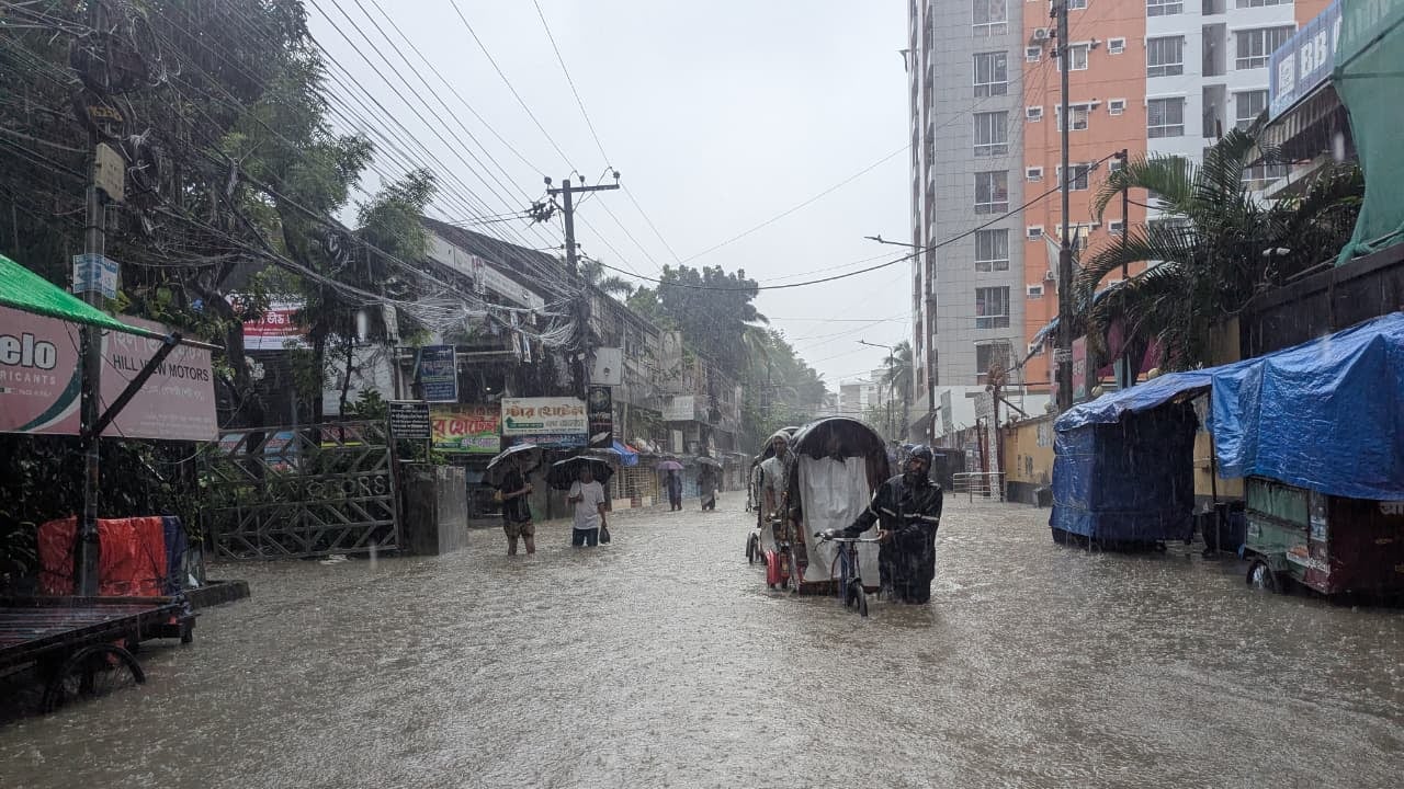 চট্টগ্রামে ৪৩ বছরের রেকর্ড বৃষ্টি