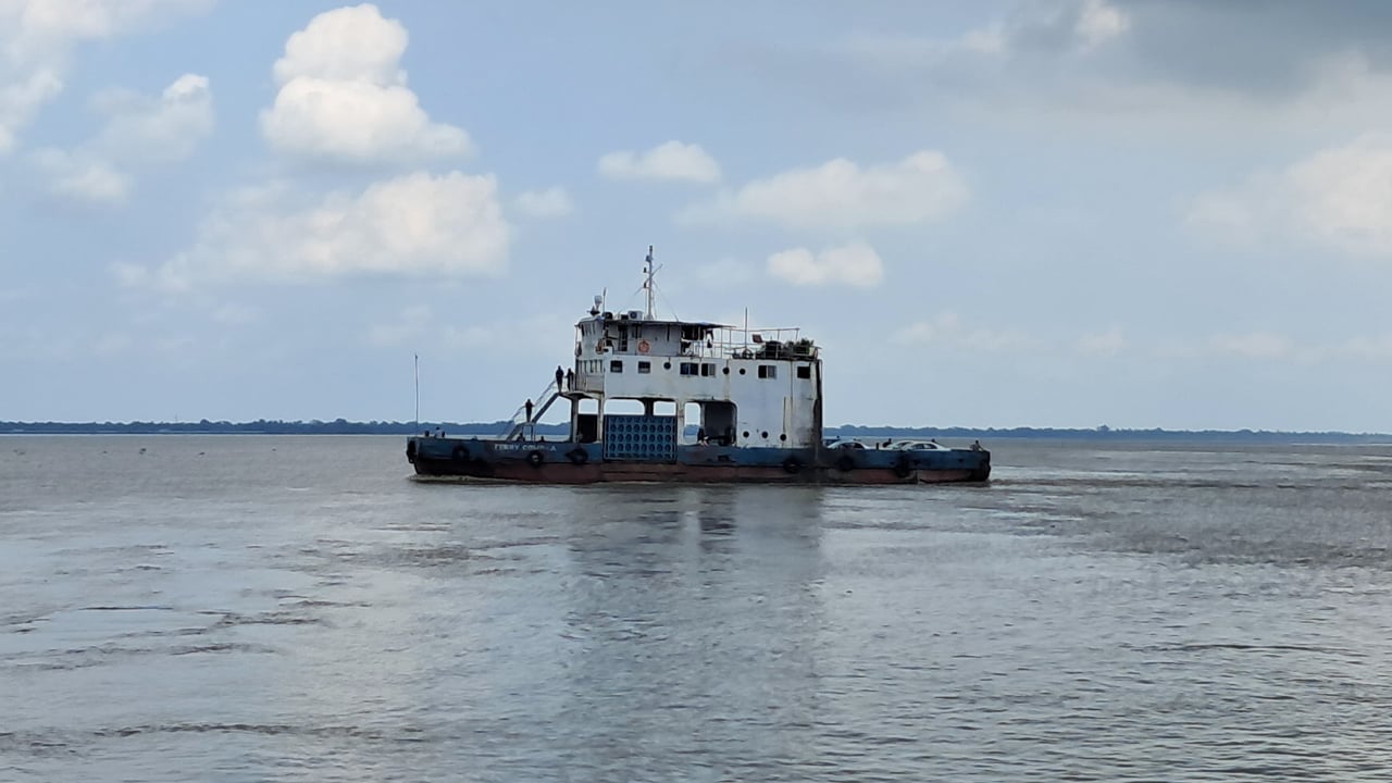 দৌলতদিয়া-পাটুরিয়ায় নৌ চলাচল স্বাভাবিক