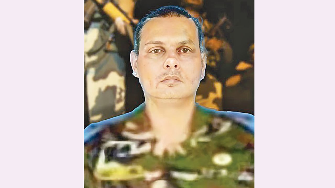 আলোচনায় হাসিনার অনুগত সেনা কর্মকর্তার পদোন্নতি