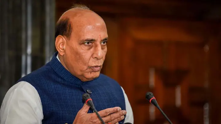 বাংলাদেশের মতো ক্ষমতা পাল্টাতে চায় বিরোধীরা: ভারতের প্রতিরক্ষামন্ত্রী