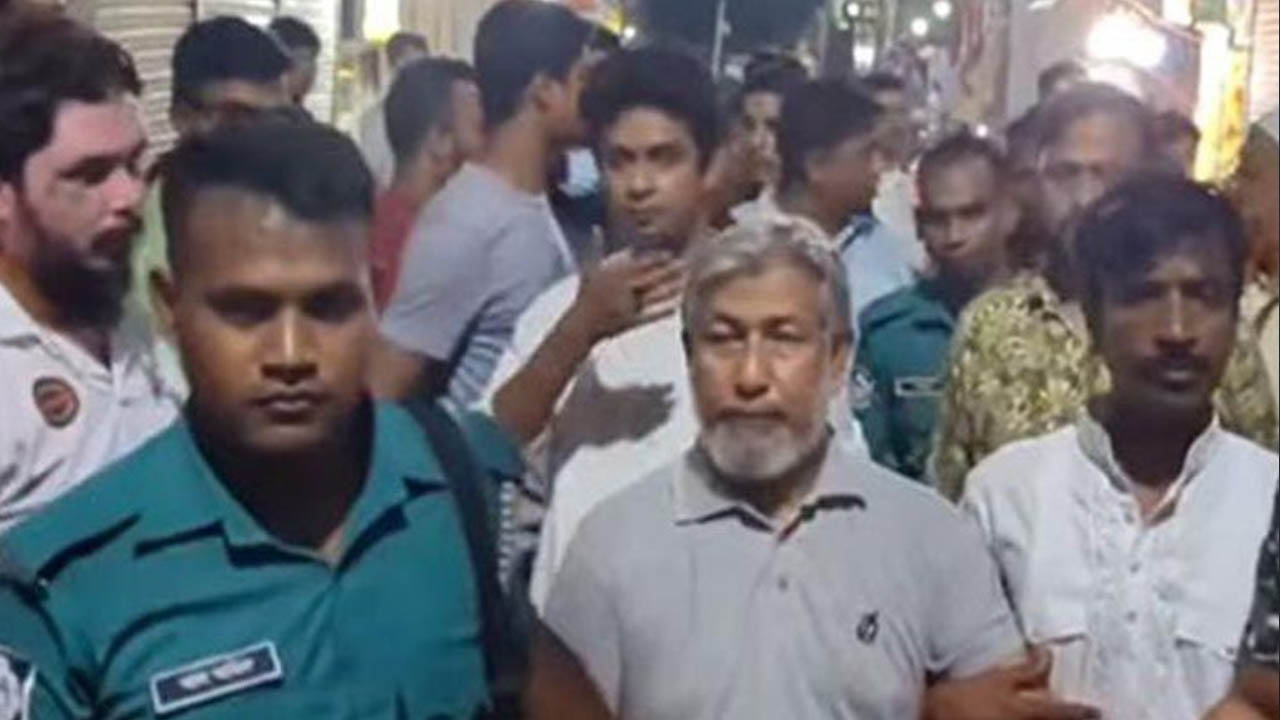 রাজশাহীতে আবাসিক হোটেল থেকে আ.লীগ নেতা গ্রেপ্তার