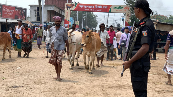 পশুরহাটে নিরাপত্তা ও চিকিৎসা সেবা দেওয়া হবে