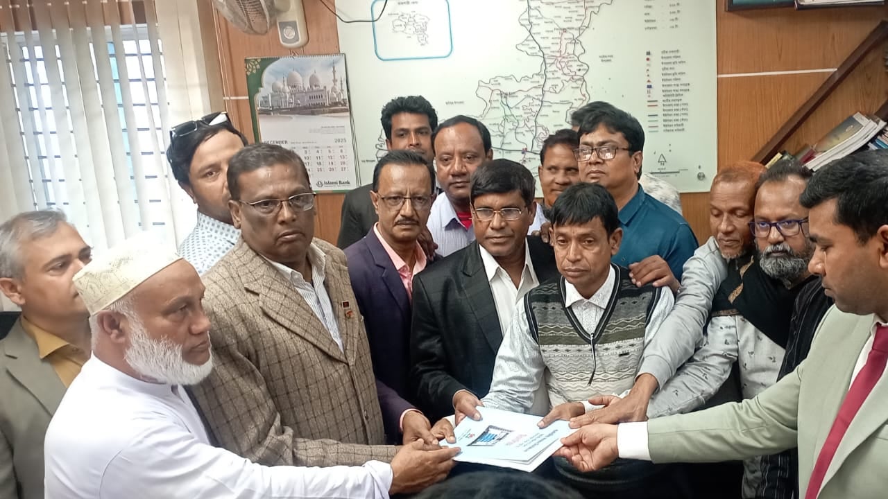 রাজশাহী-৫ আসনে বিএনপি প্রার্থীর পক্ষে মনোনয়নপত্র সংগ্রহ