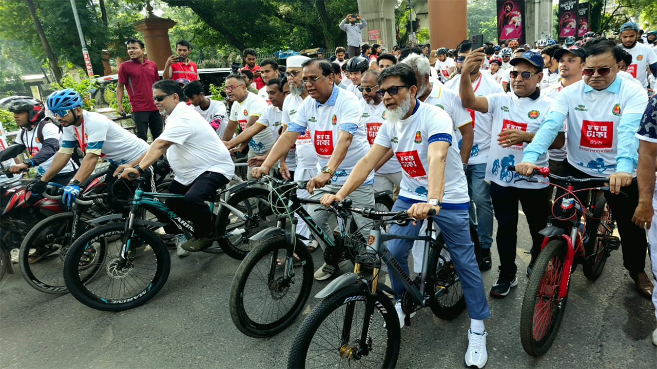 নাগরিকদের দায়িত্ববোধ জাগাতে ‘হৃদয়ে ঢাকা ৪১৬’ সাইকেল র‍্যালি