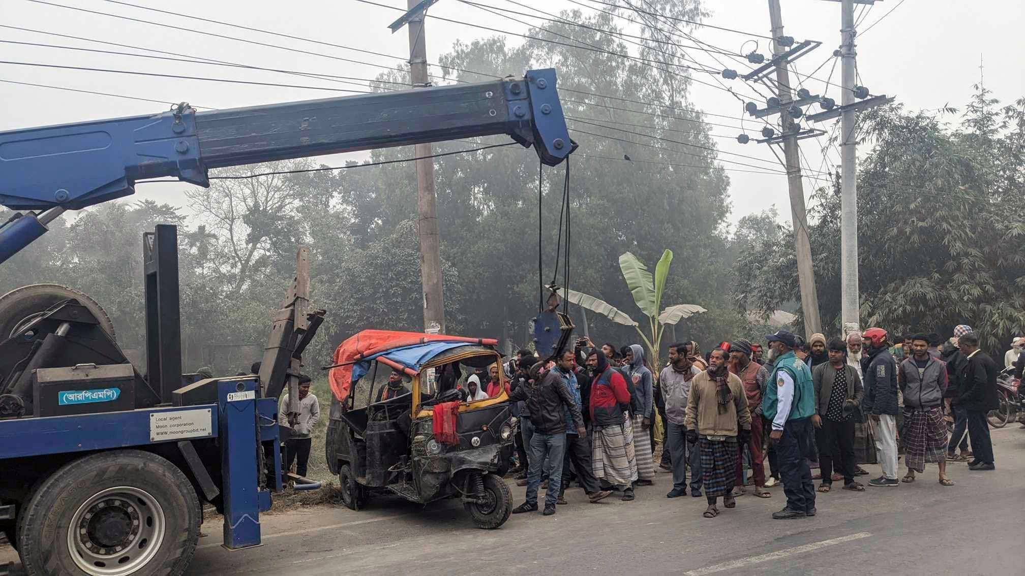 রংপুরে পৃথক সড়ক দুর্ঘটনায় নিহত ৫