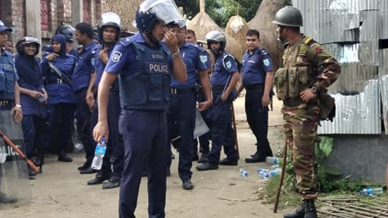 রংপুরে হিন্দুপাড়া পরিদর্শন শেষে যা বলল প্রশাসন ও পুলিশ
