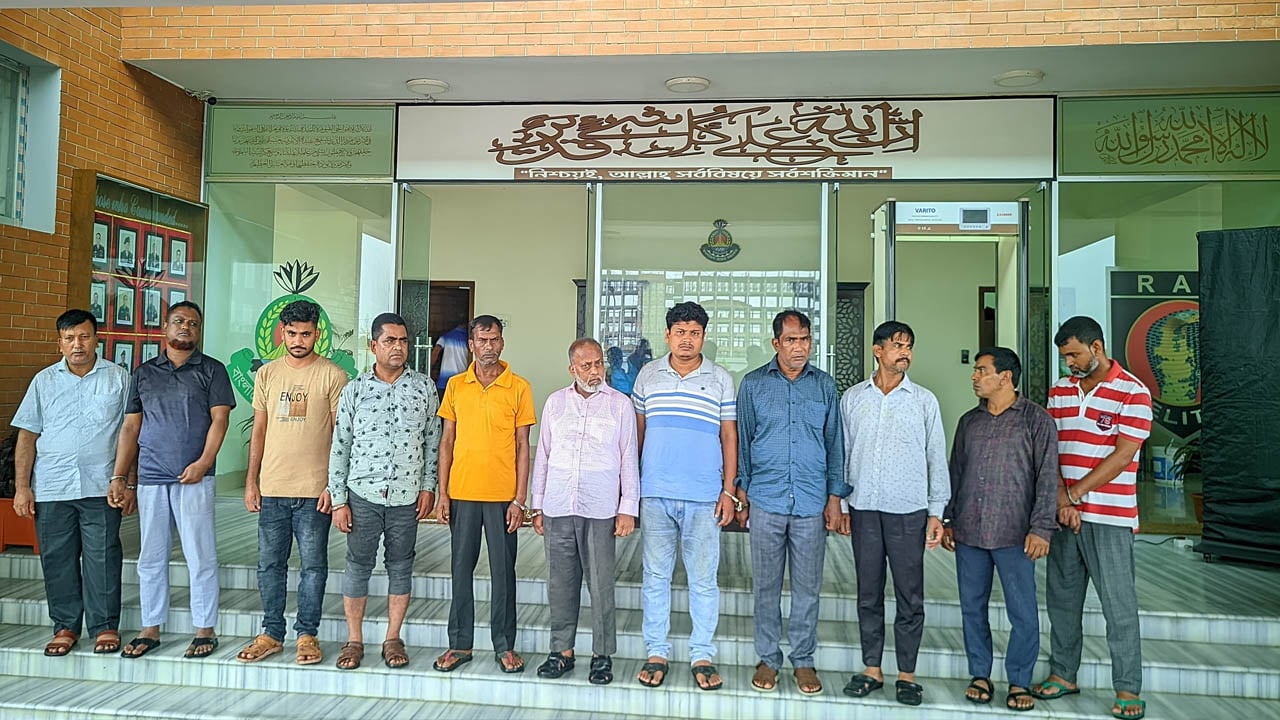 রংপুরে অজ্ঞান পার্টির মূলহোতাসহ গ্রেপ্তার ১১