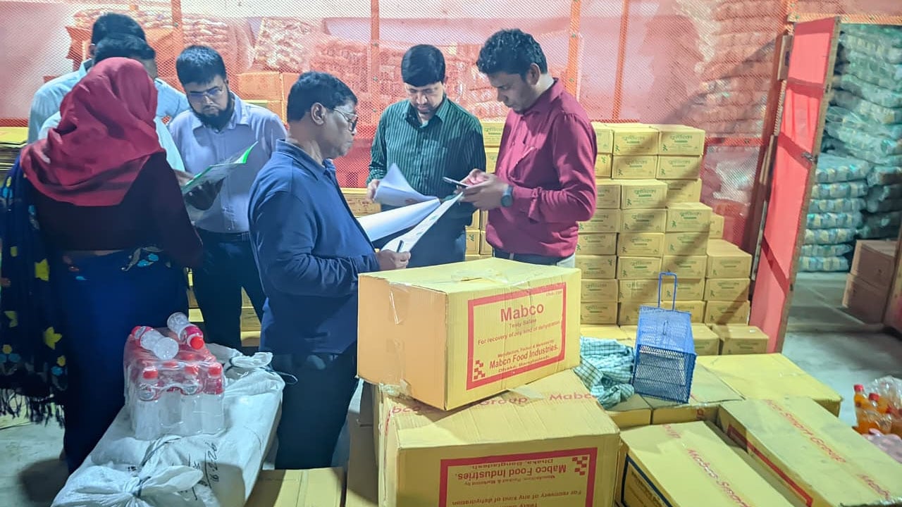 অবৈধ শিশু খাদ্য সরবরাহের অভিযোগে দুই প্রতিষ্ঠানকে জরিমানা