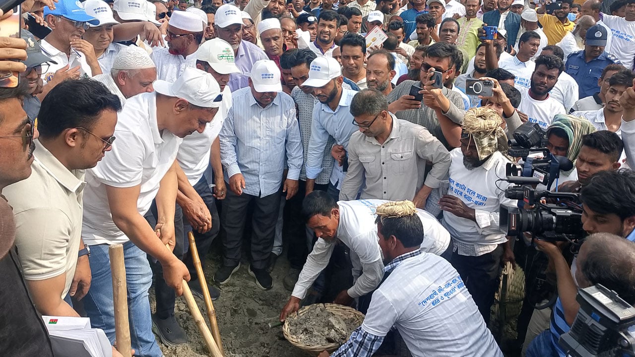 সেই সময়ের ঘোষণাকে অনেকেই ভ্যাংচি কেটে উপহাস করেছিলেন