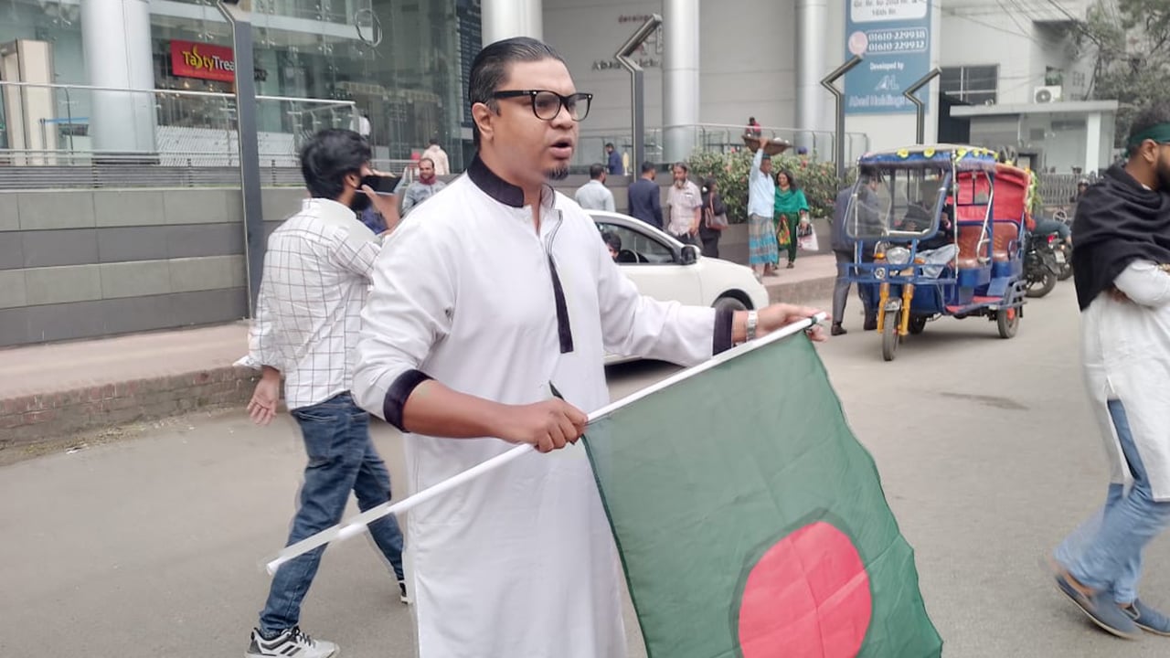 ভারতীয় দূতাবাসে ঘৃণা জানাতে রাশেদ প্রধানের যাত্রা