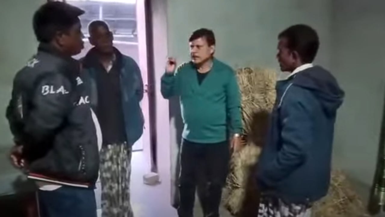 বিএনপির প্রচারে আ.লীগ নেতা বললেন আমাদের একটা ছাতা দরকার