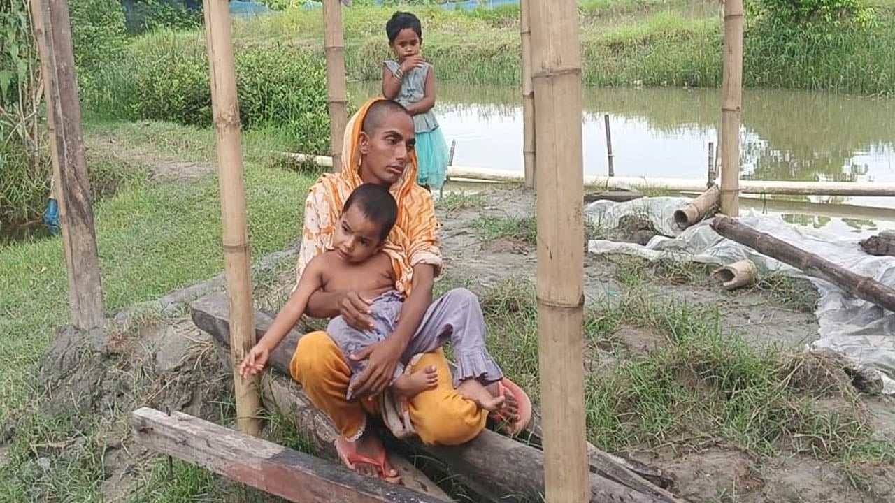 নিজের খাবার জোগাতে চুল বিক্রি করেন রেহানা