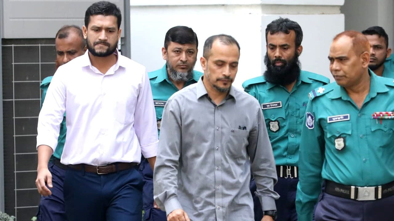 দুই সেনা কর্মকর্তাসহ ৪ জনের বিরুদ্ধে বিচার শুরুর আদেশ