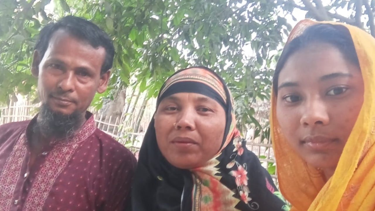 মেডিকেলে ভর্তির সুযোগ পেলেও অর্থাভাবে অনিশ্চয়তায় রেহেনার স্বপ্ন