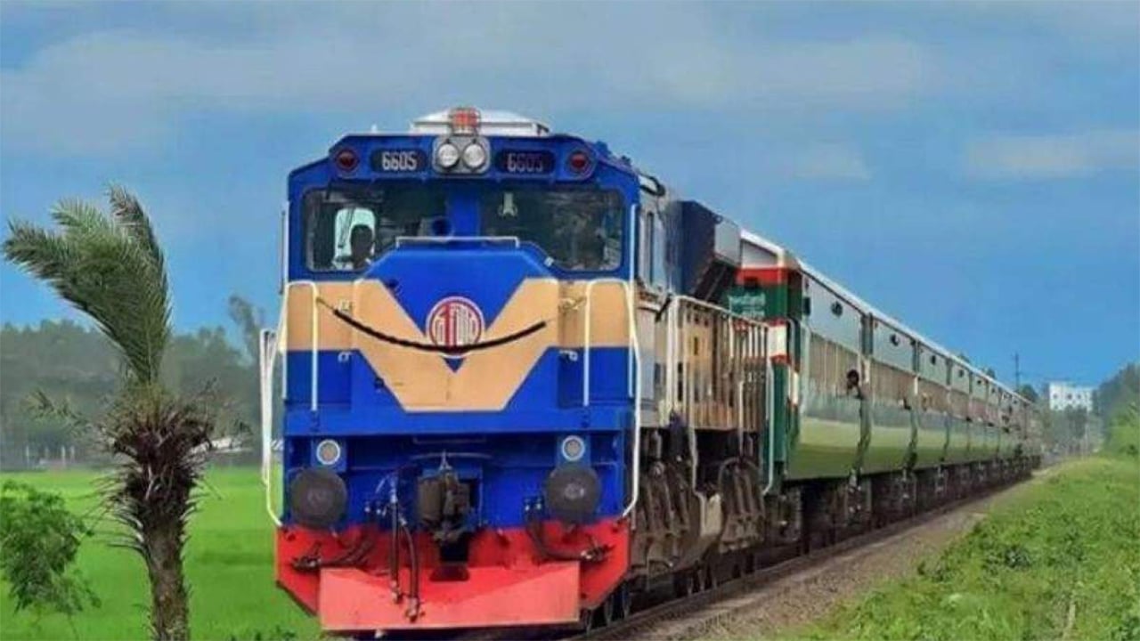 সোমবার থেকে ৫ জোড়া বিশেষ ট্রেন চলবে, যুক্ত হবে ৫১ কোচ
