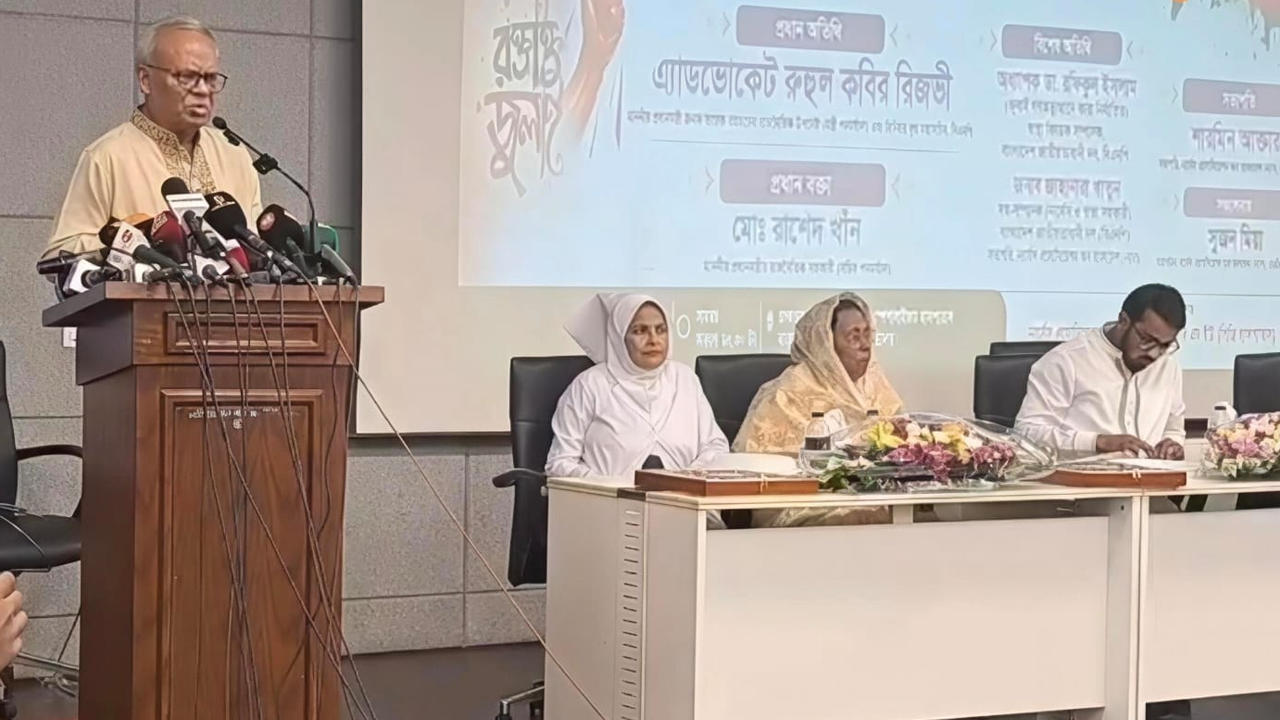 বিভেদ-বিভাজন চলতে থাকলে হাসিনা তালি বাজাবেন, জামায়াতকে রিজভী