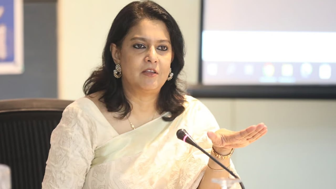 অন্তর্বর্তী সরকার বাধার সম্মুখীন হচ্ছে: রিজওয়ানা হাসান