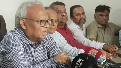 সংসদকে পাশ কাটিয়ে লংমার্চের নামে গণতন্ত্র বিনষ্টের চেষ্টা চলছে: রিজভী