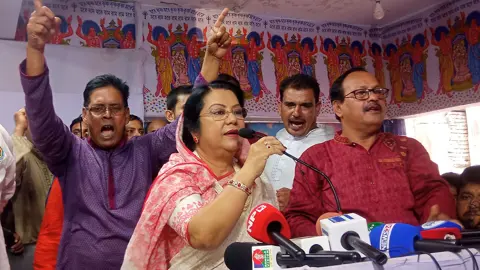 আমরা ধর্ম-বর্ণের ঊর্ধ্বে থেকে সবাই মিলে একসঙ্গে থাকব: খাদ্যমন্ত্রী 
