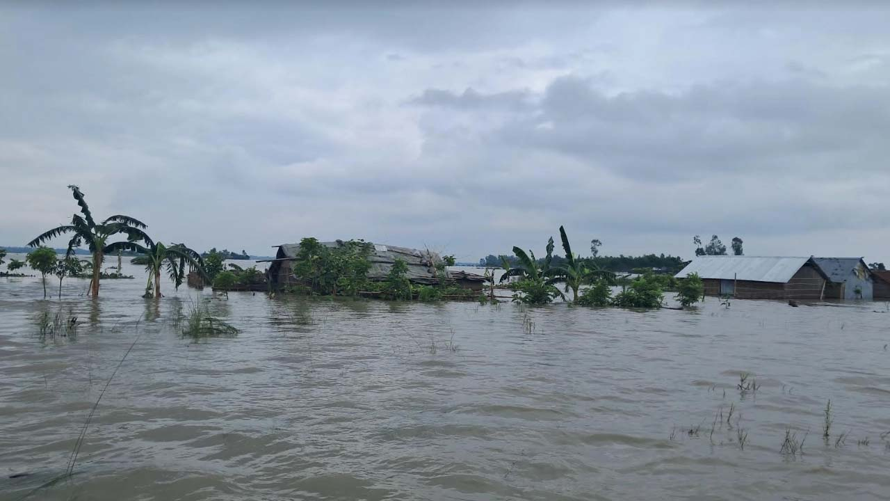 চার নদীর পানি ৬ পয়েন্টে বিপদসীমার ওপরে