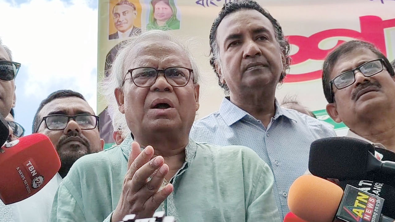 প্রশাসন থেকে আওয়ামী ক্যাডারদের অপসারণের দাবি রিজভীর