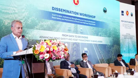 সড়ক দুর্ঘটনার প্রধান কারণ চালকের অদক্ষতা ও পথচারীদের অসচেতনতা: সেতুমন্ত্রী