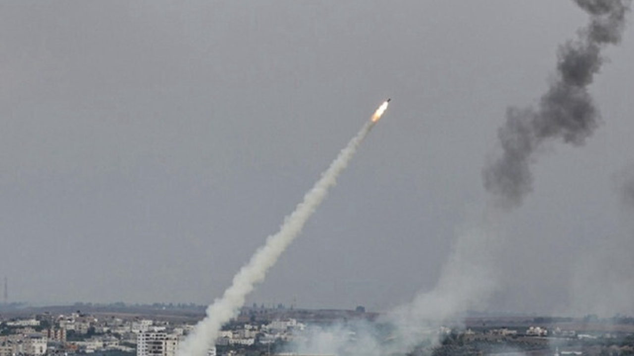 যুদ্ধবিরতি লঙ্ঘনের জবাবে ইসরাইলে হিজবুল্লাহর রকেট হামলা