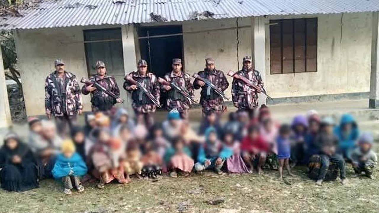 বান্দরবানে মিয়ানমারের ৩৩ নাগরিক আটক