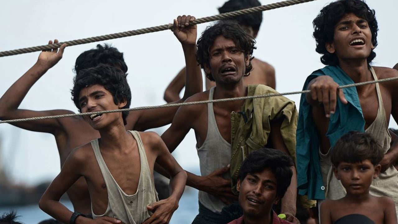 সমুদ্রে ডুবে এক বছরে রেকর্ড ৯০০ রোহিঙ্গা শরণার্থীর মৃত্যু