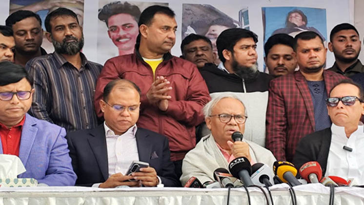 হাসিনাকে আশ্রয় দিয়ে স্থির হতে পারছে না ভারত: রিজভী