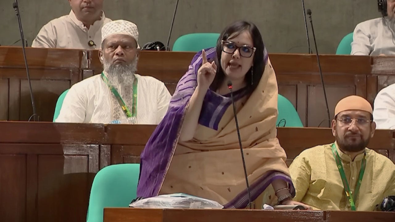 নারী এমপিদের নিয়ে কুৎসিত বক্তব্যের বিচার চাইলেন রুমিন ফারহানা