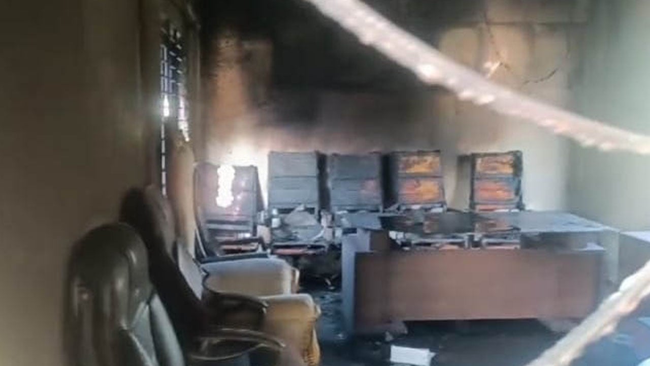 রূপগঞ্জের বিএনপির কার্যালয়ে অগ্নিসংযোগ