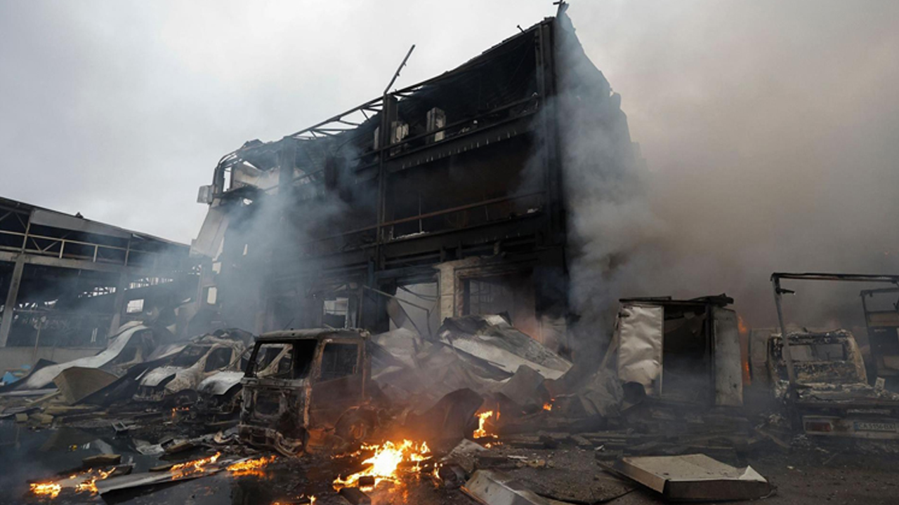 রুশ হামলায় ইউক্রেনে নিহত ৩